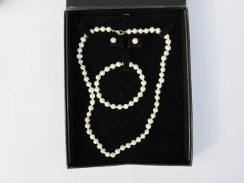 Pink Pearl Boxed Jewellery Set