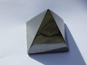Hematite Pyramid 60 x 60 mm