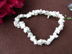 Howlite Gemchip Bracelet