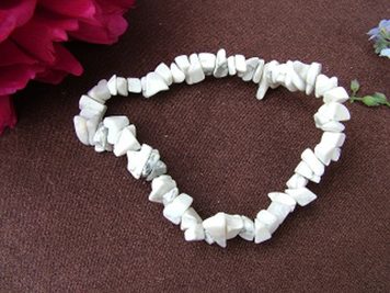 Howlite Gemchip Bracelet