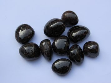Red Garnet (Almandine)Tumble Stone