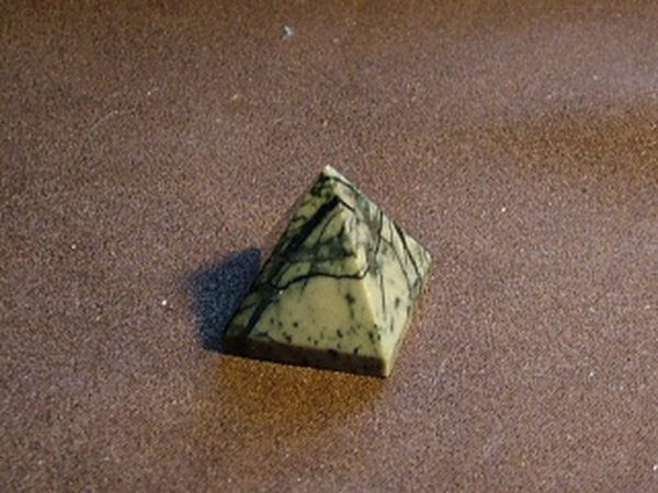 Picasso Jasper Pyramid 20 x20 mm - Image 2