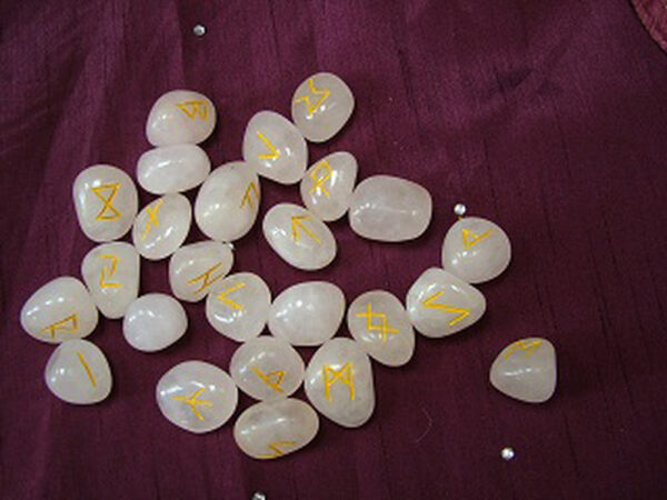 Rose Quartz Rune Set including Pouch and guide to using Runes - Image 2