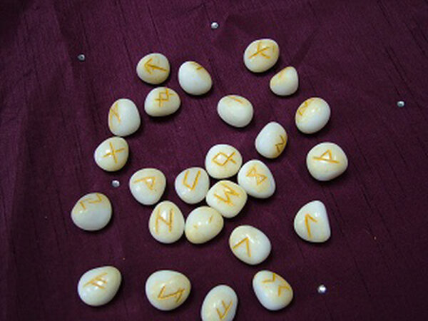 White Jasper Rune Set including Pouch and guide to using Runes - Image 2